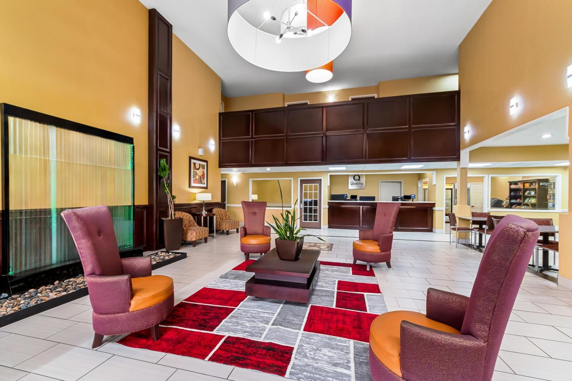 Quality Inn & Suites Airport North - Stone Oak San Antonio Exterior photo